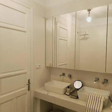 Adi 3 Boutique House Apartment